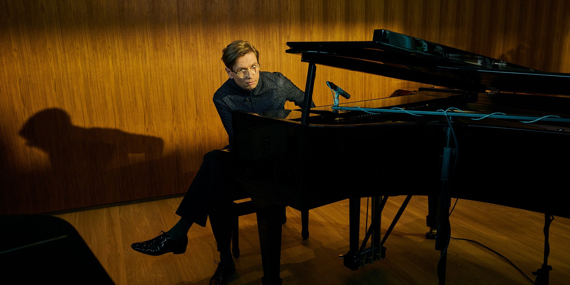 Víkingur Ólafsson kontynuuje muzyczny dialog z Bachem. Album „CONTINUUM II” ukaże się 13 listopada