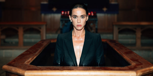 Dolejcie jej benzyny – Katy Perry prezentuje „Watch It Burn”