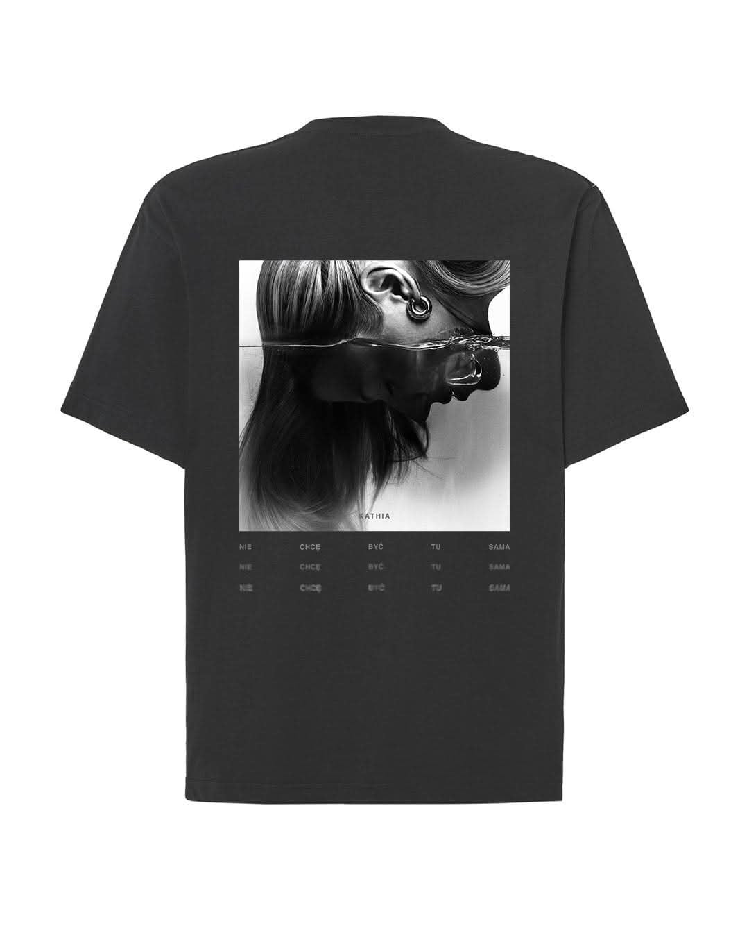 KATHIA - NIE CHCĘ BYĆ TU SAMA T-SHIRT CZARNY