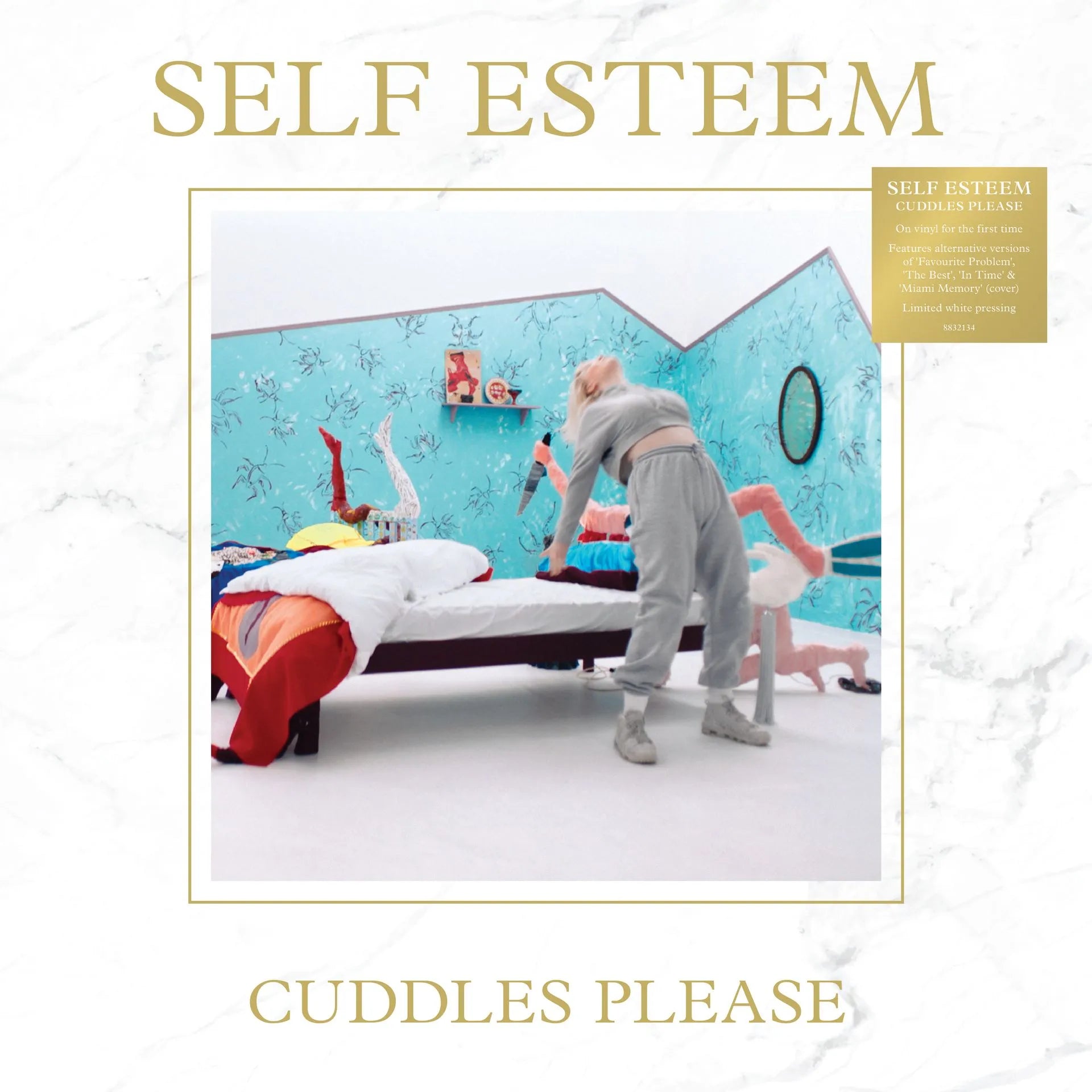 CUDDLES PLEASE